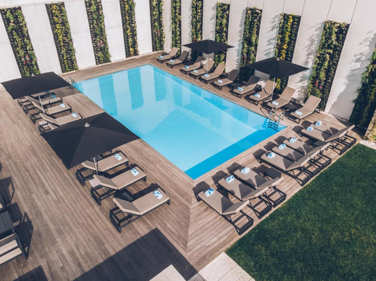 Hotel Iberostar Selection Lisboa Exteriér fotografie The pool at the hotel
