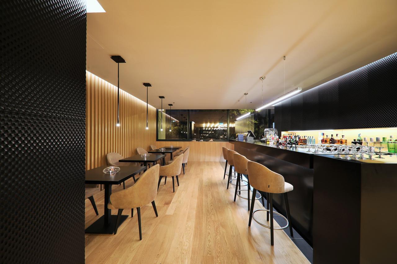Hotel Iberostar Selection Lisboa Exteriér fotografie The bar at the 2012-opened lounge