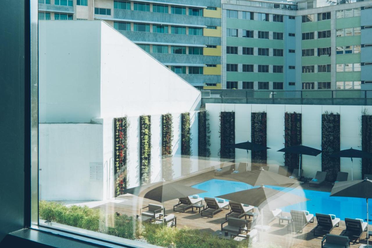 Hotel Iberostar Selection Lisboa Exteriér fotografie The pool at the hotel